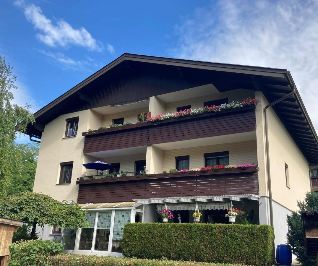 Ferienwohnung Mit Seeblick, Unterach Am Attersse اونتراتش إم أترسي المظهر الخارجي الصورة